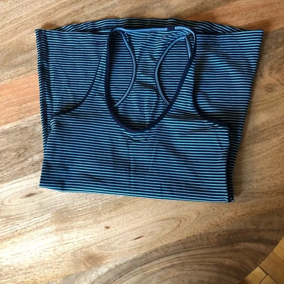 Lululemon Cool Racerback Tank-Size 6 - Picture 5 of 8